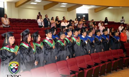 PRIMERA ENTREGA DE DIPLOMAS DE BACHILLER Y TITULO PROFESIONAL DEL AÑO 2025.